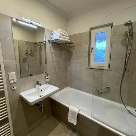 Direkt Am Bahnhof Apartment Eisenach